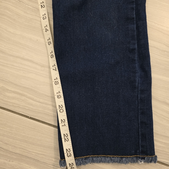 Michael Kors IZZY Straight Cropped Jeans - Picture 5 of 6